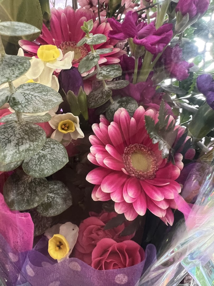 Sassy Flowers arrangement 14
